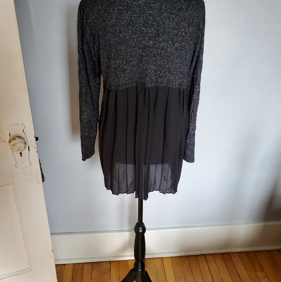 Green Envelope Gray Cardigan 1X - Picture 2 of 3